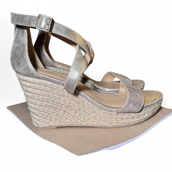 Candies Gold wedge platform sandals size 8.5 - Picture 3 of 7